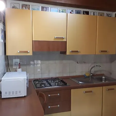 Tana Della Volpe 1 *